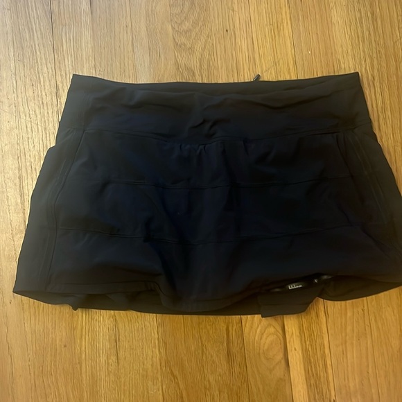 Lululemon tennis skirt - Picture 1 of 4